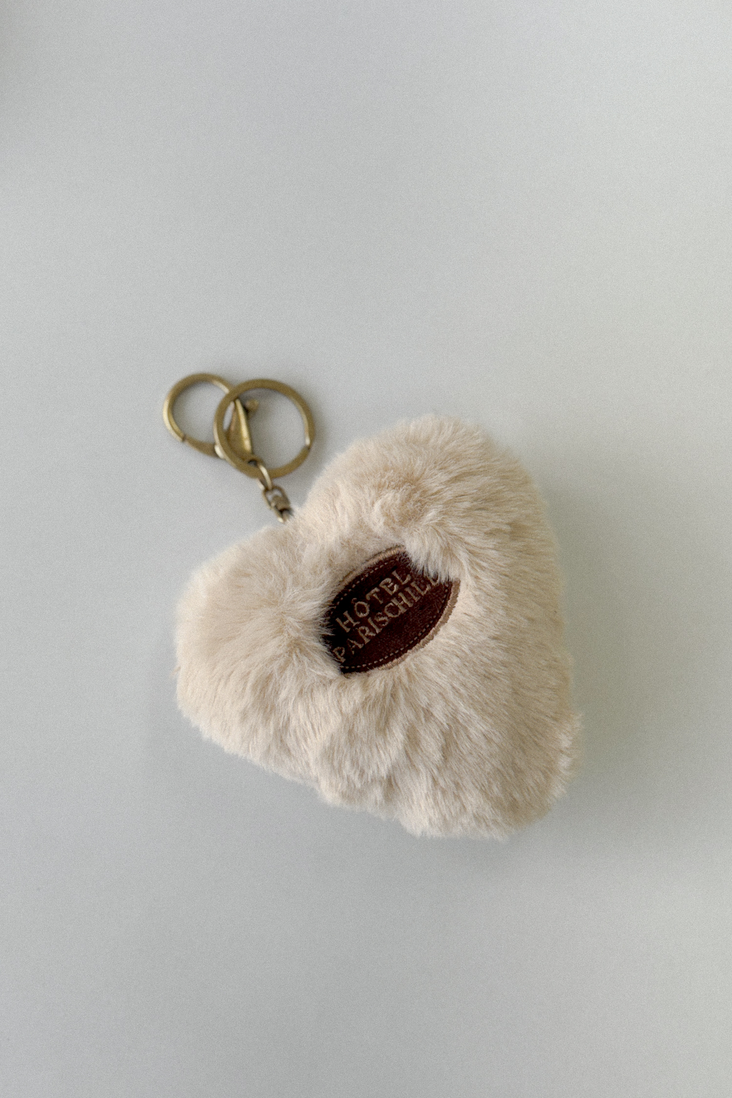 Details_Keychain(chaincolor)_ivory_145431.jpg