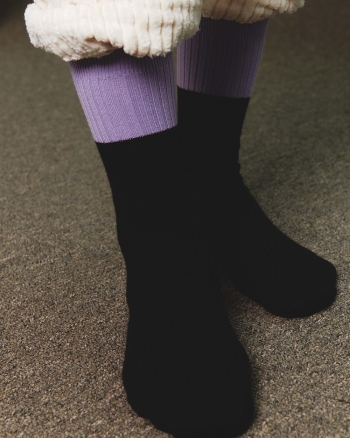 I Hate Monday X HIDDEN FOREST MARKET Candy Point Socks Black Lilac