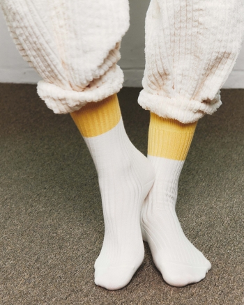 I Hate Monday X HIDDEN FOREST MARKET Candy Point Socks Ivory Yellow